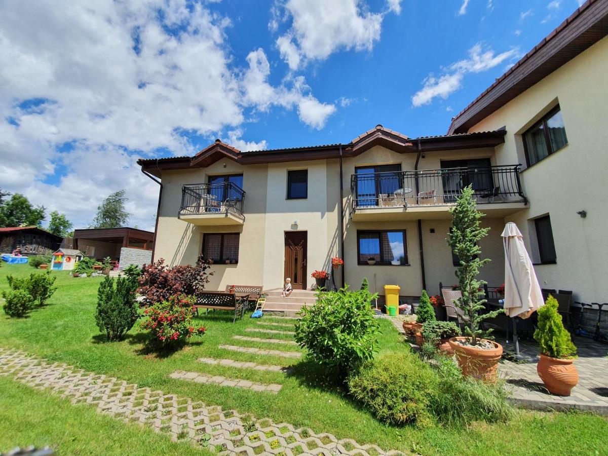 Privat Bartky Apartment Vrbov Bagian luar foto