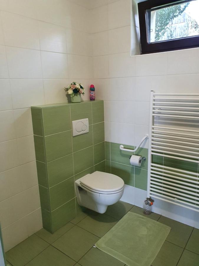 Privat Bartky Apartment Vrbov Ruang foto