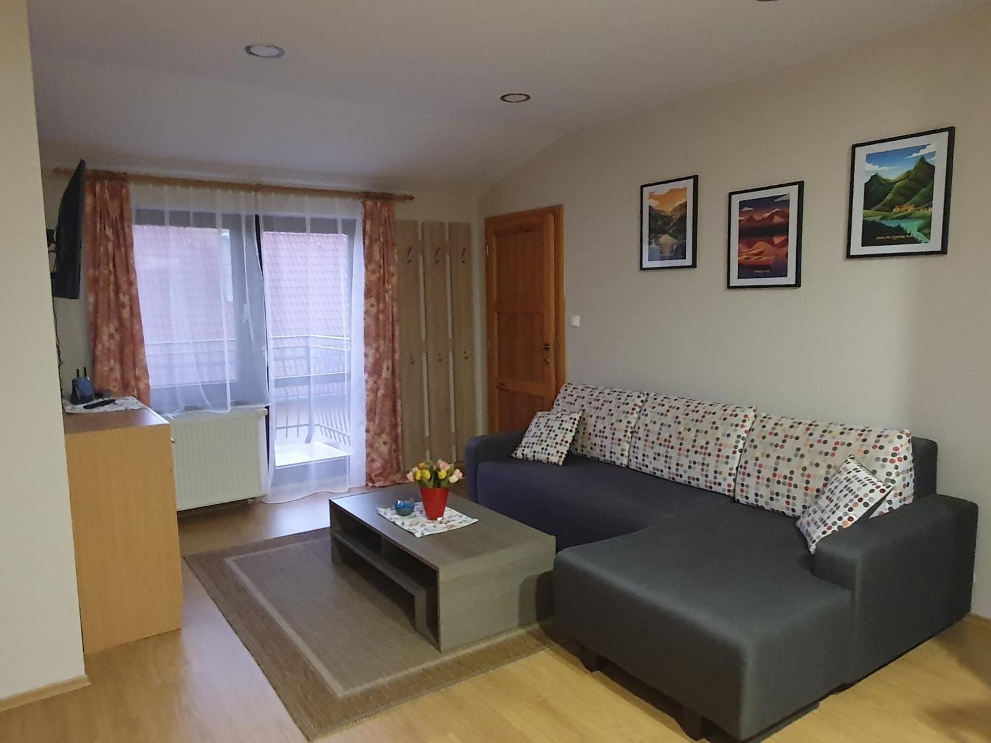 Privat Bartky Apartment Vrbov Bagian luar foto