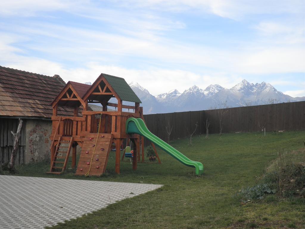 Privat Bartky Apartment Vrbov Bagian luar foto