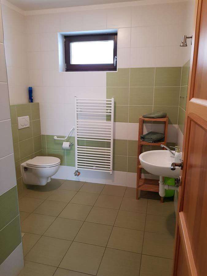 Privat Bartky Apartment Vrbov Bagian luar foto