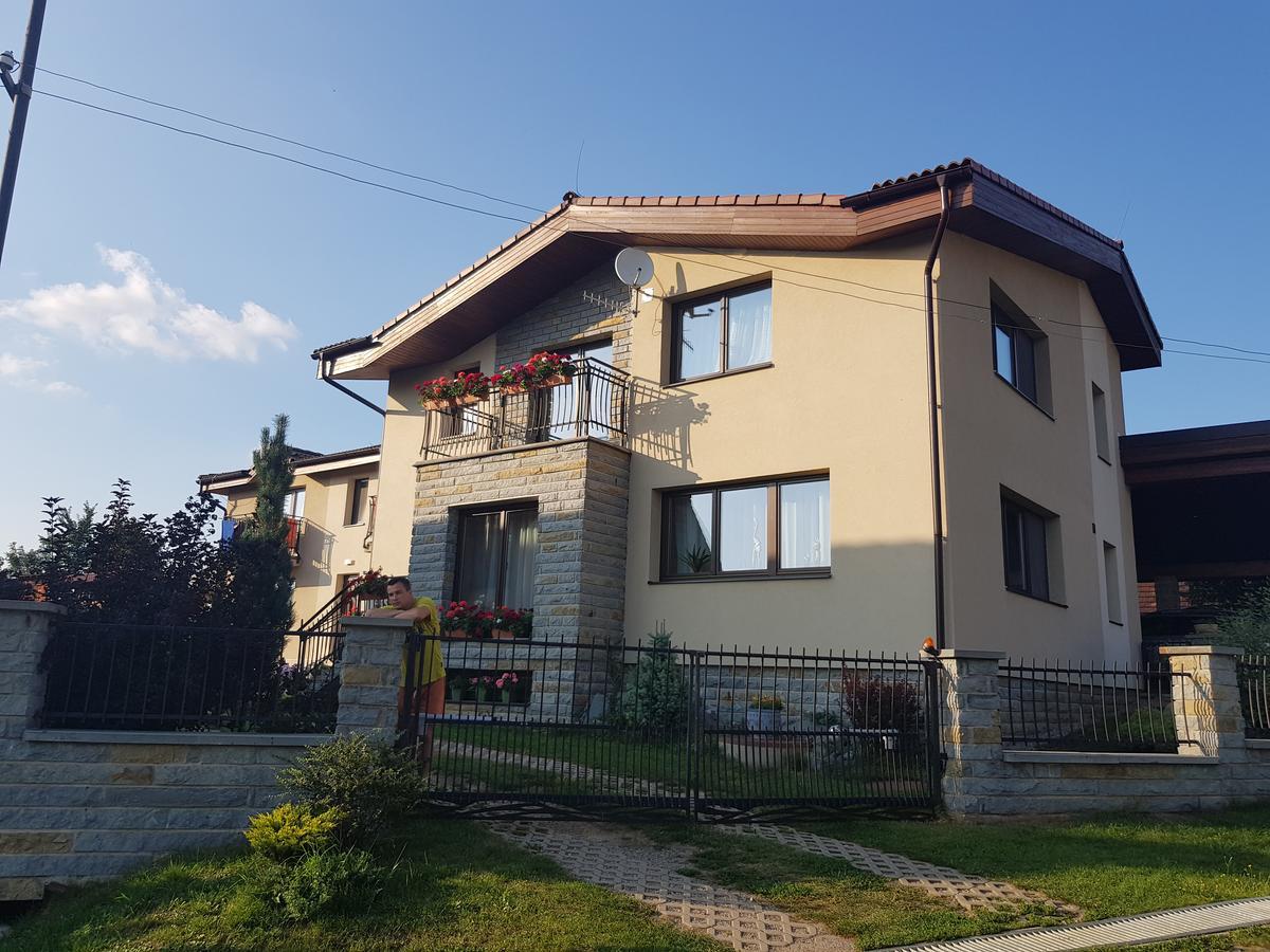 Privat Bartky Apartment Vrbov Bagian luar foto