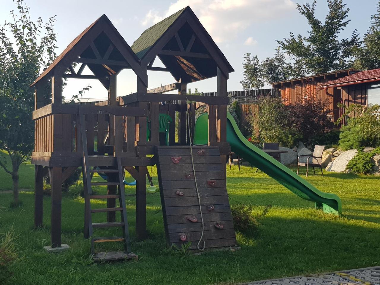 Privat Bartky Apartment Vrbov Bagian luar foto